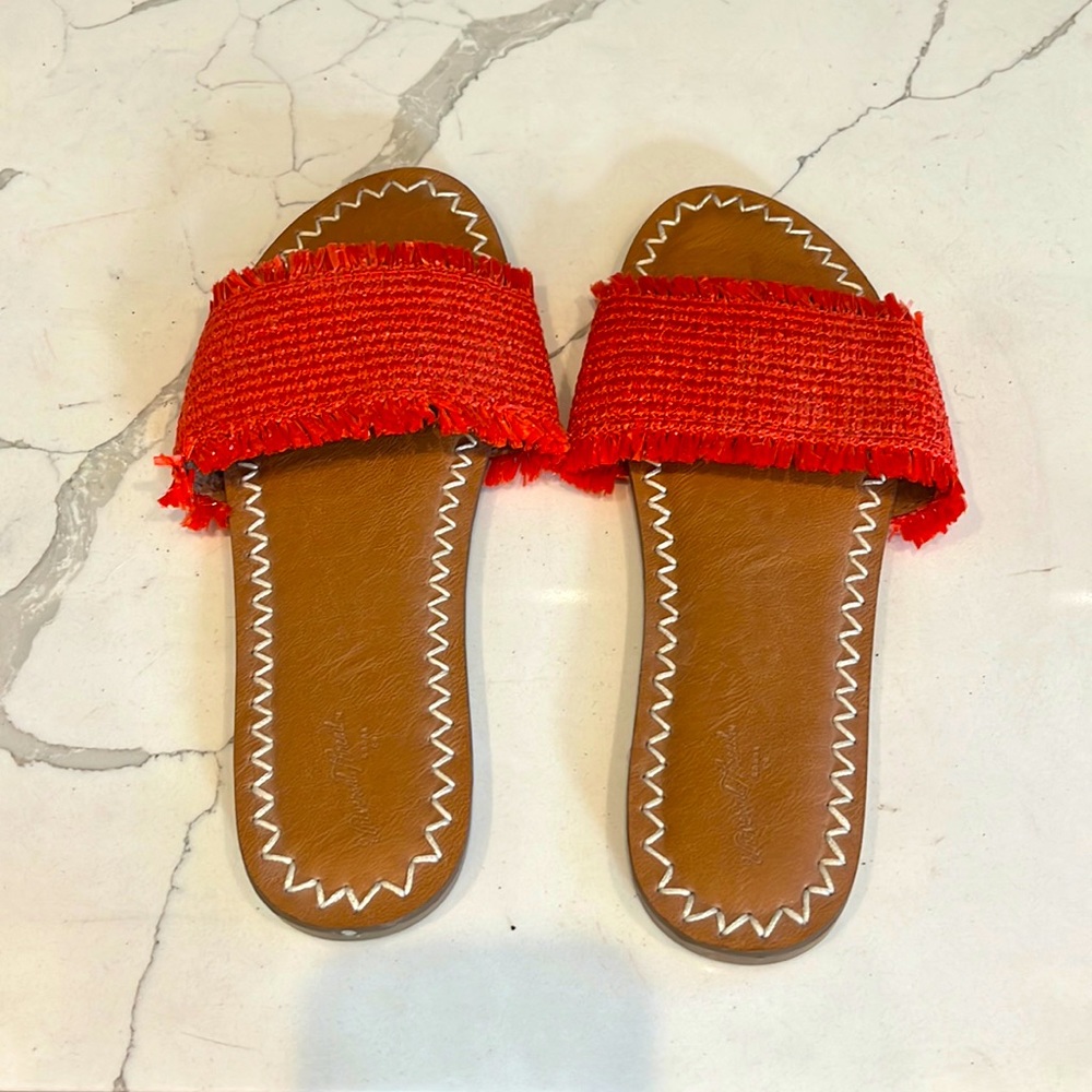 Universal Thread Coral slides